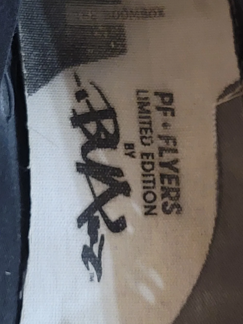 P.F. Flyers Limited Edition BOOMBOX Hip Hop Sneakers Artwork Justin Bua Men 9.5